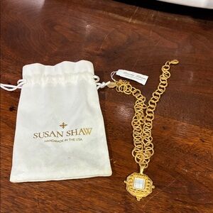 Susan Shaw Gold Necklace with Pendant